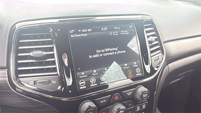 Vehicle image 11 of 26