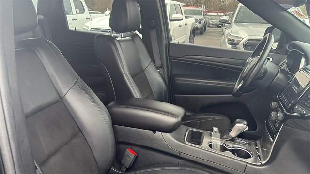 Vehicle image 25 of 26