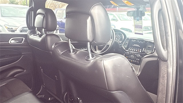 Vehicle image 21 of 26