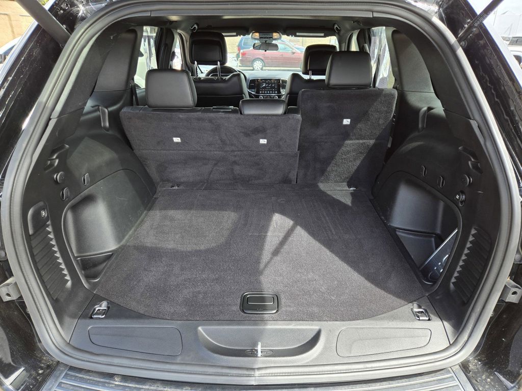 Vehicle image 10 of 25