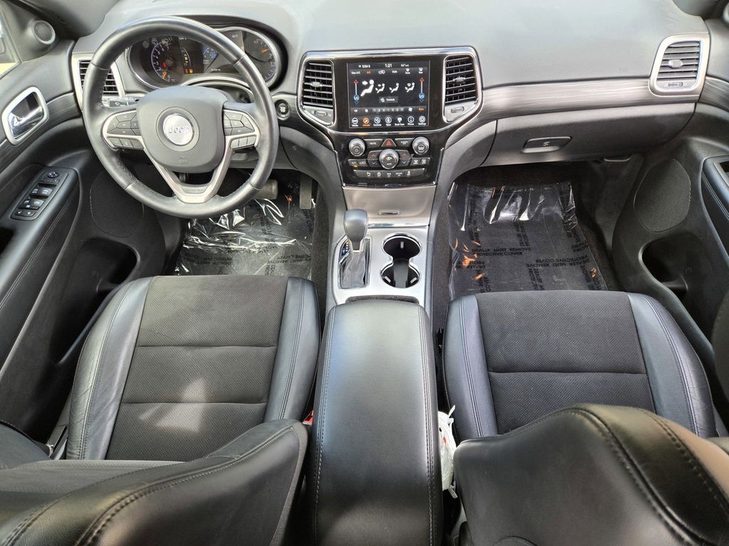 Vehicle image 13 of 25