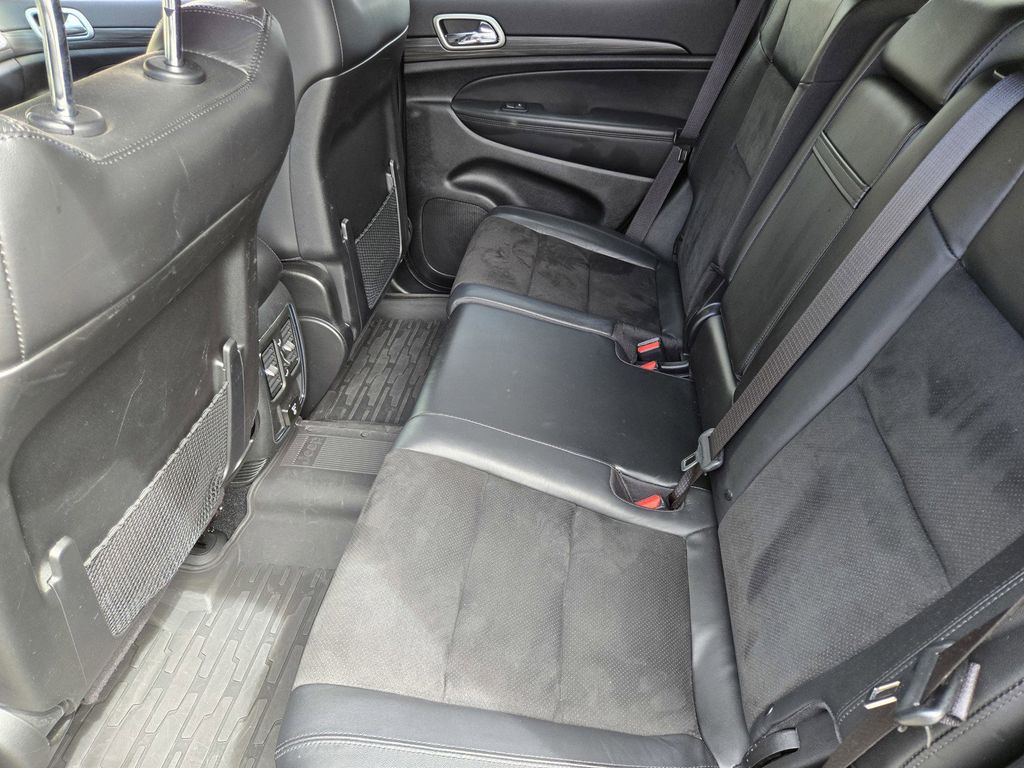 Vehicle image 11 of 25