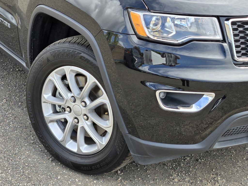 Vehicle image 9 of 25