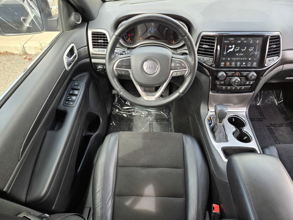 Vehicle image 12 of 25