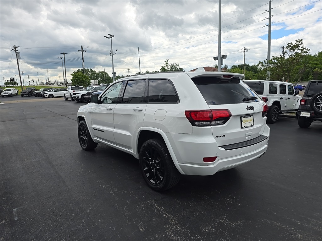 Vehicle image 8 of 22
