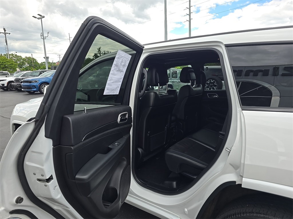 Vehicle image 15 of 22