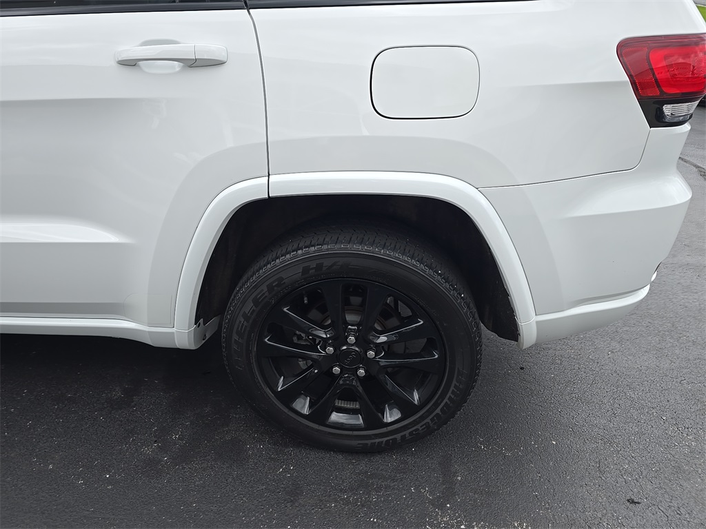 Vehicle image 12 of 22