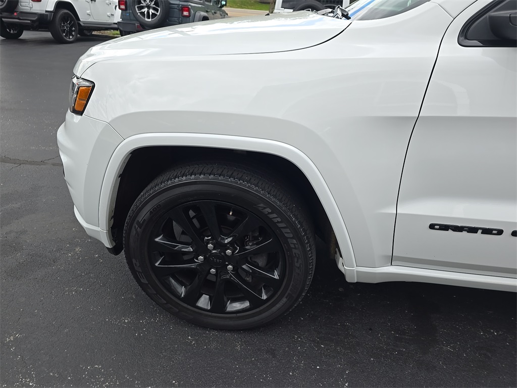 Vehicle image 13 of 22