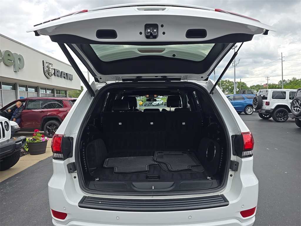 Vehicle image 16 of 22