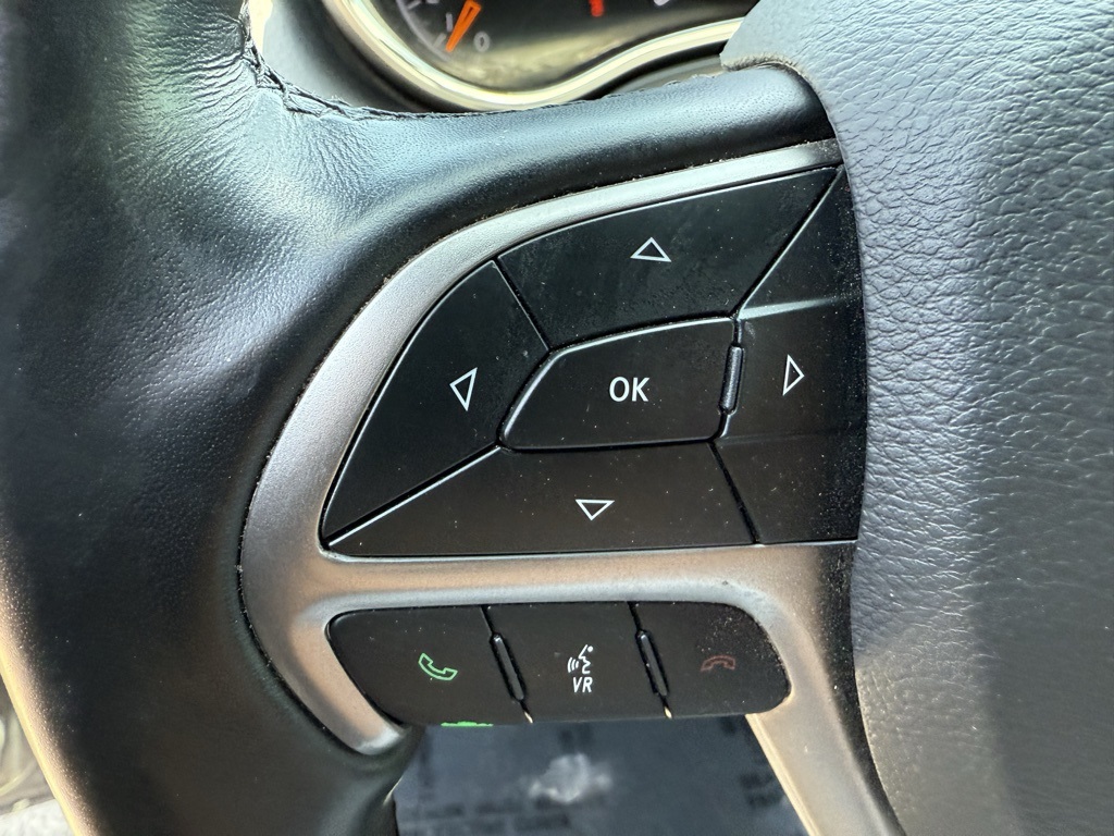 Vehicle image 16 of 29