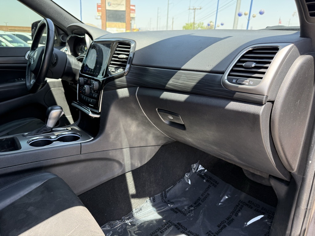 Vehicle image 26 of 29