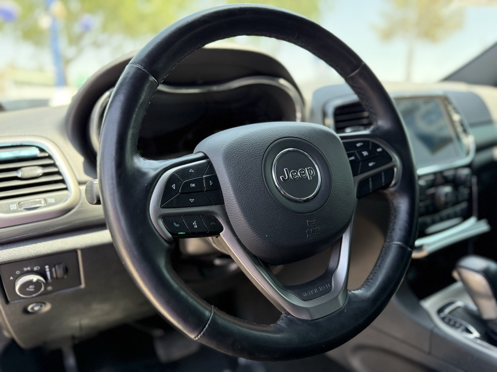 Vehicle image 14 of 29