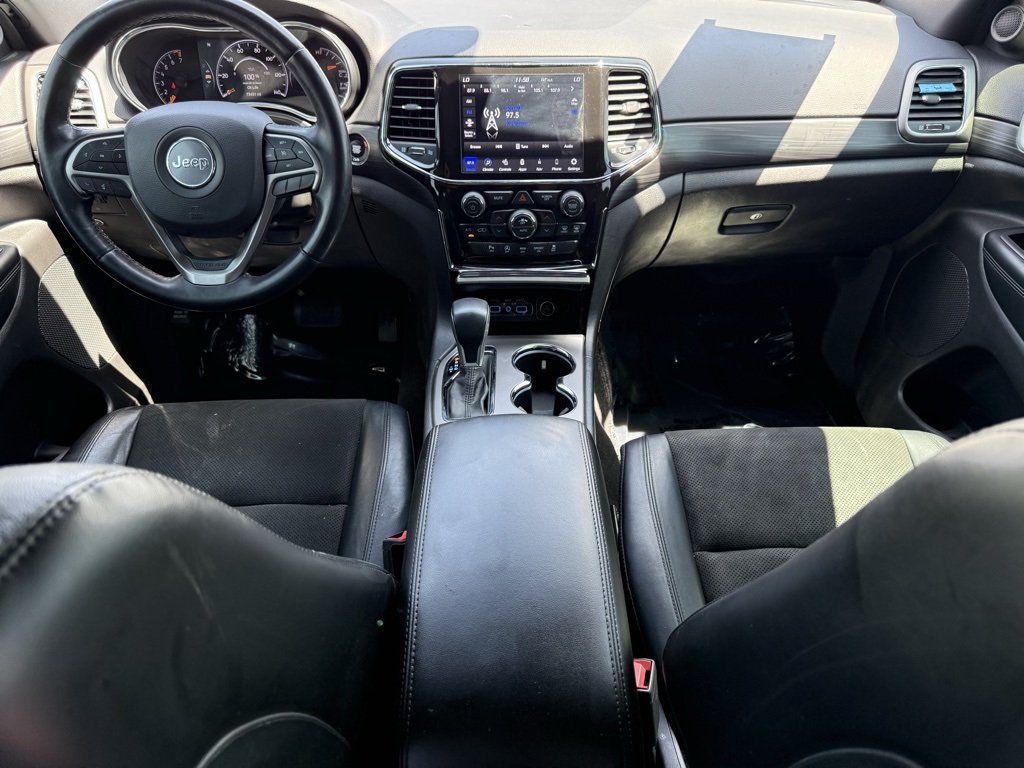 Vehicle image 21 of 29