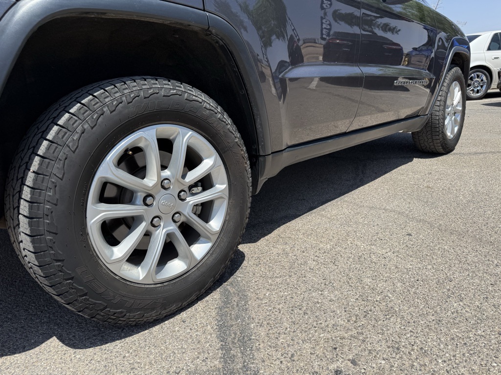 Vehicle image 9 of 29