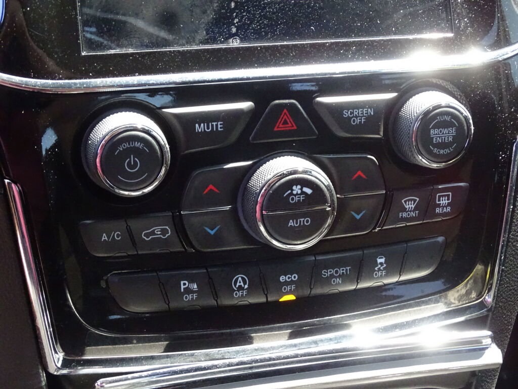 Vehicle image 26 of 31