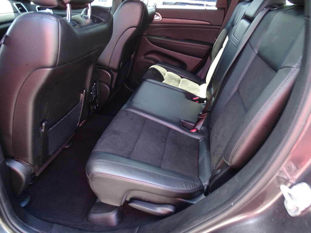 Vehicle image 17 of 31
