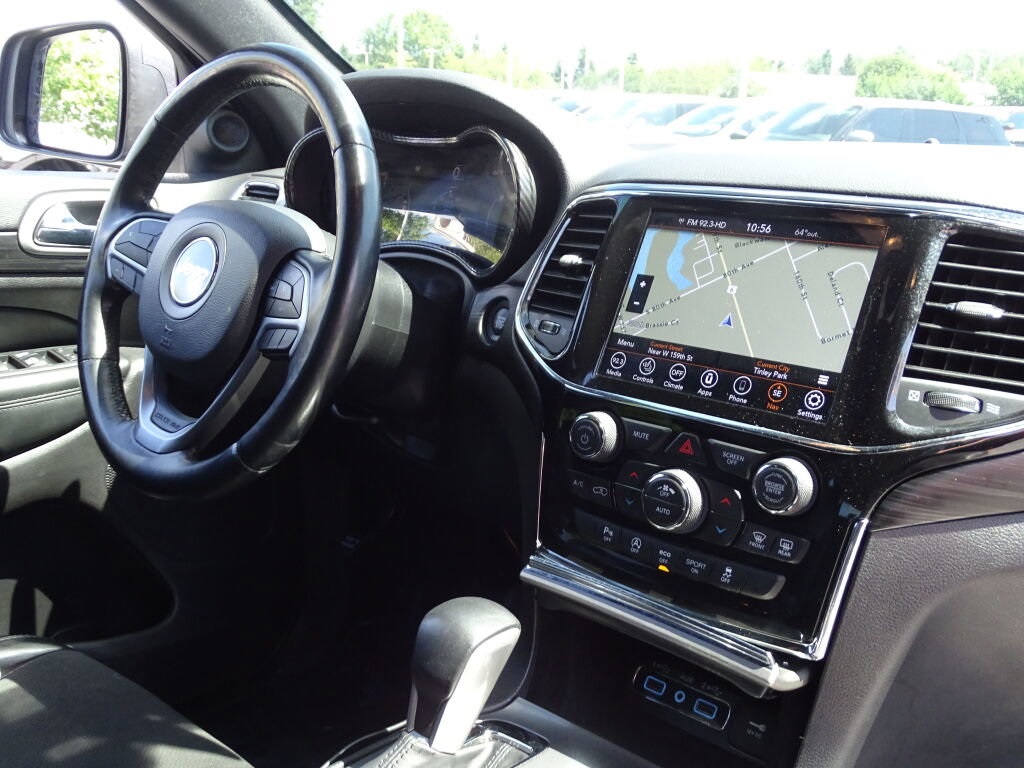 Vehicle image 10 of 31