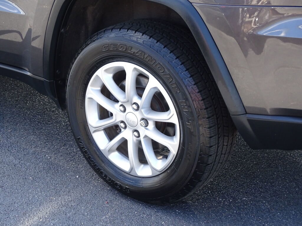 Vehicle image 14 of 31