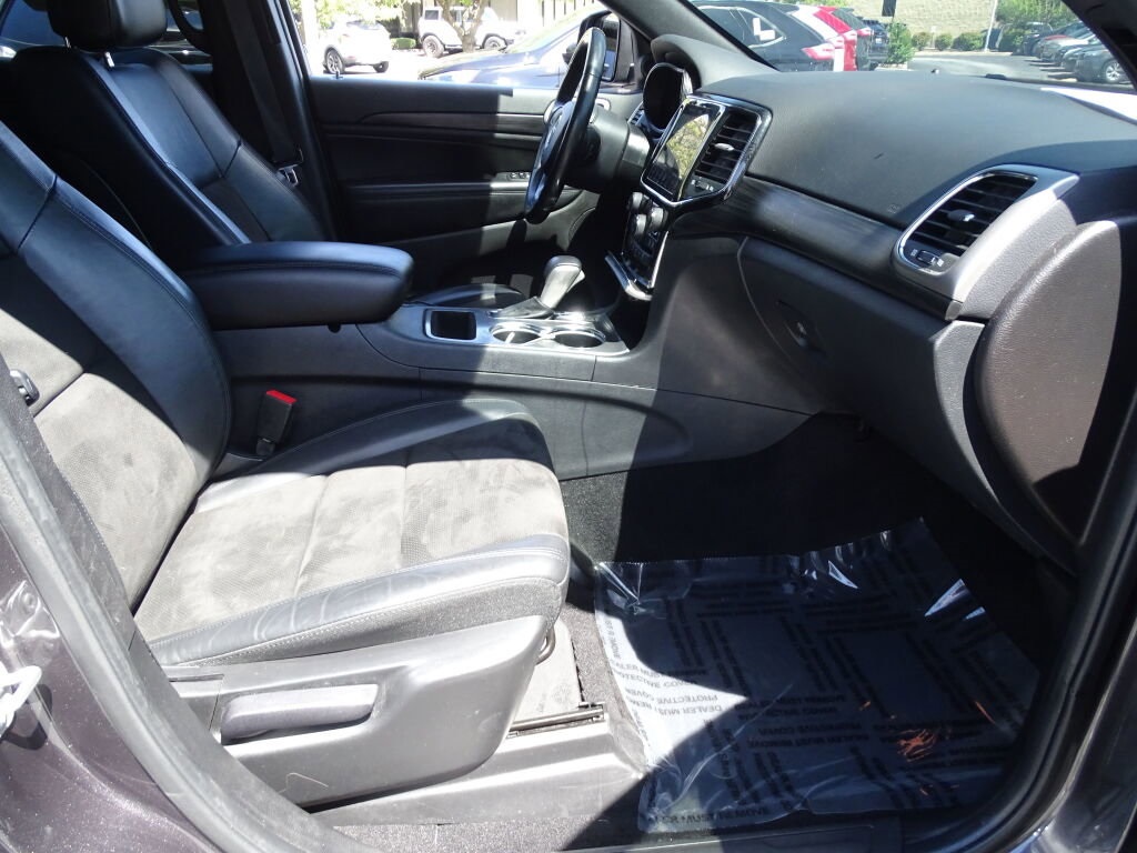 Vehicle image 9 of 31