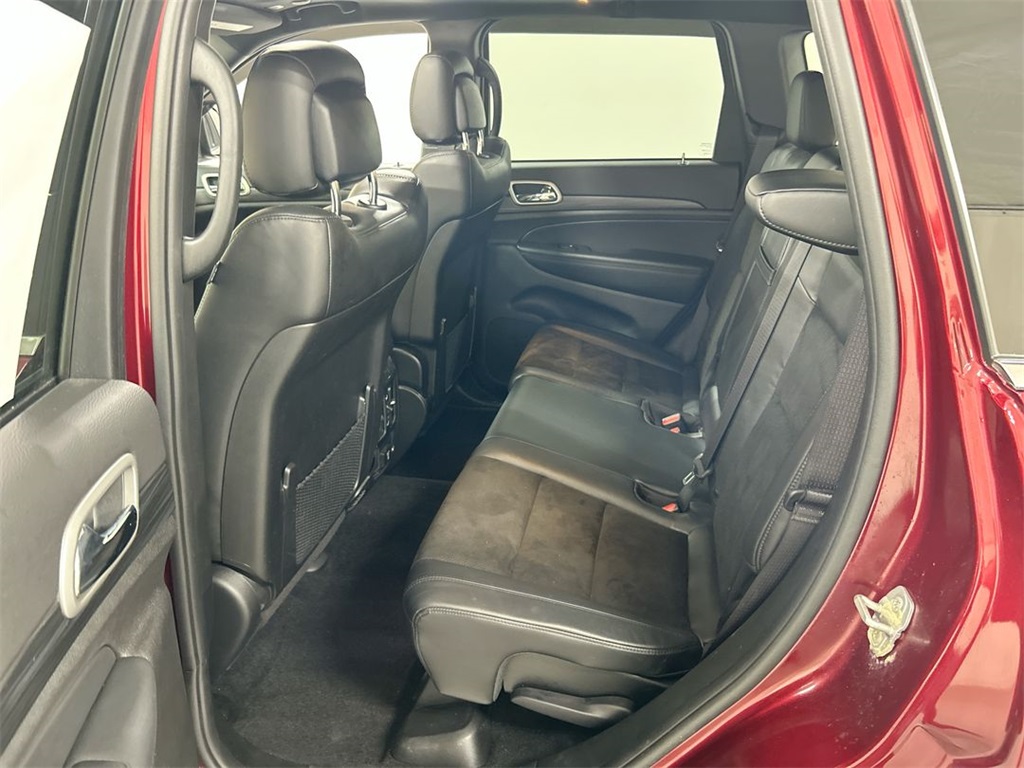 Vehicle image 22 of 25
