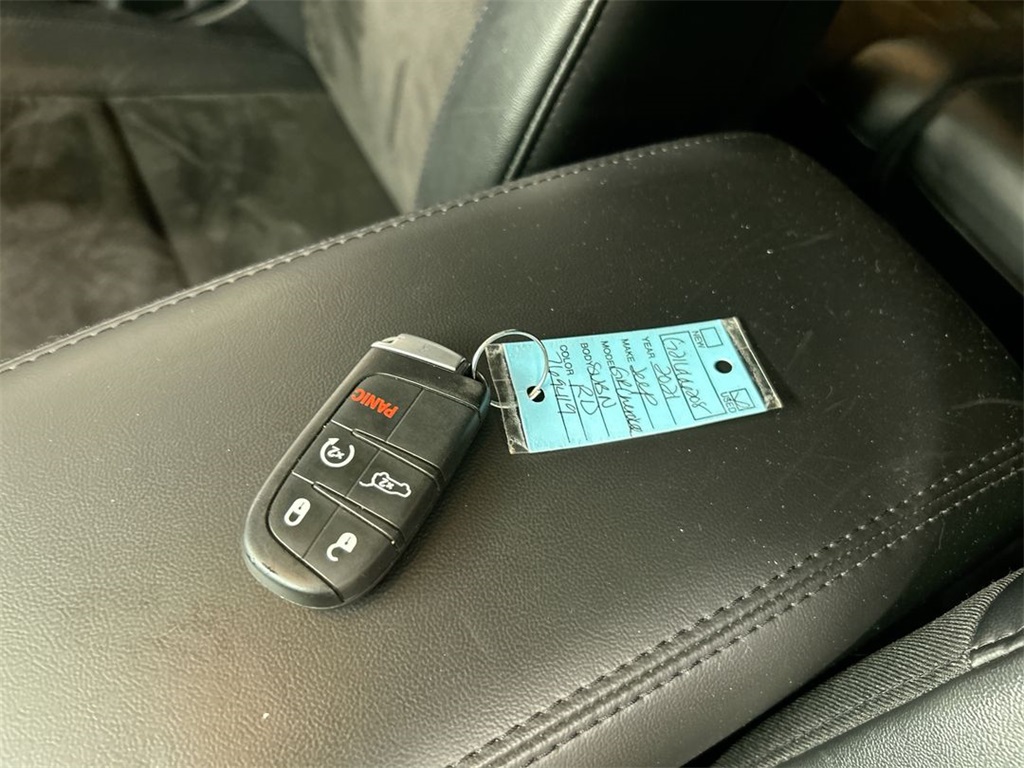 Vehicle image 13 of 25