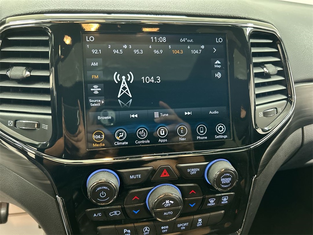 Vehicle image 15 of 25