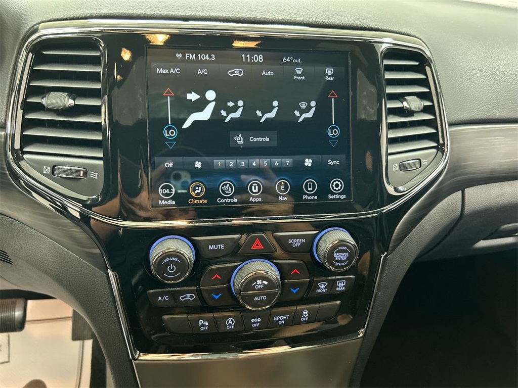Vehicle image 18 of 25
