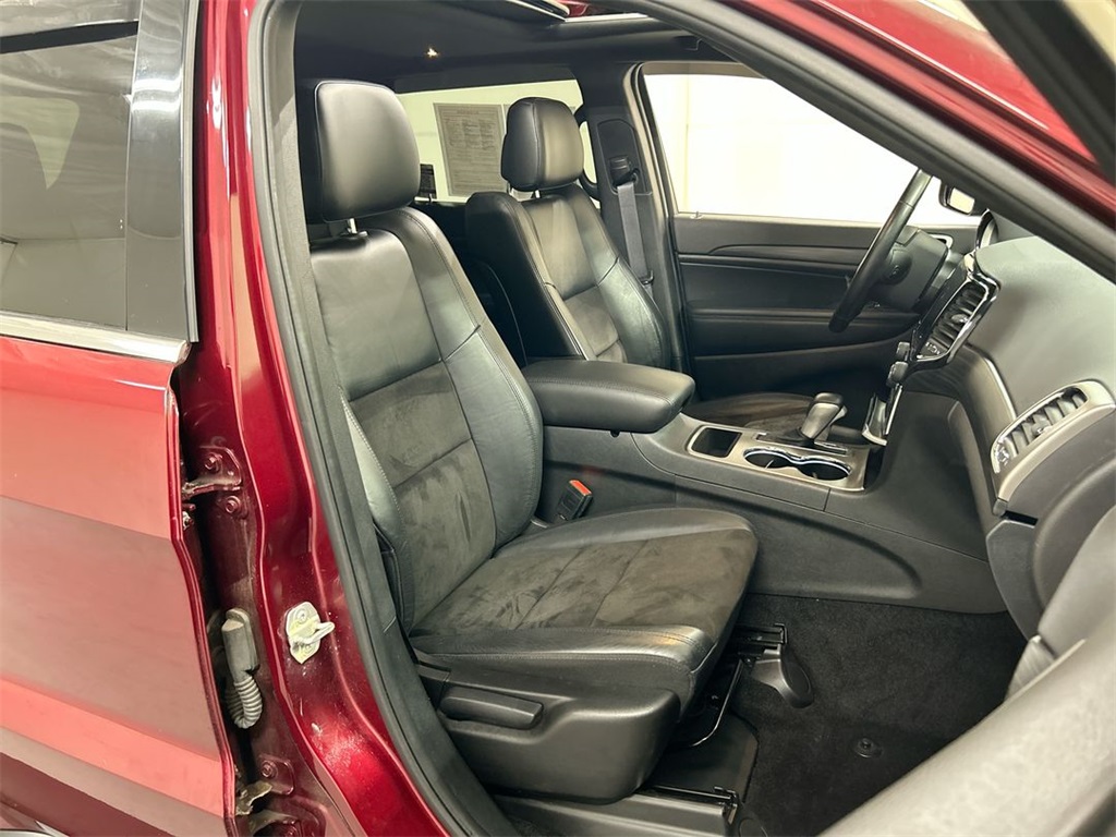 Vehicle image 24 of 25