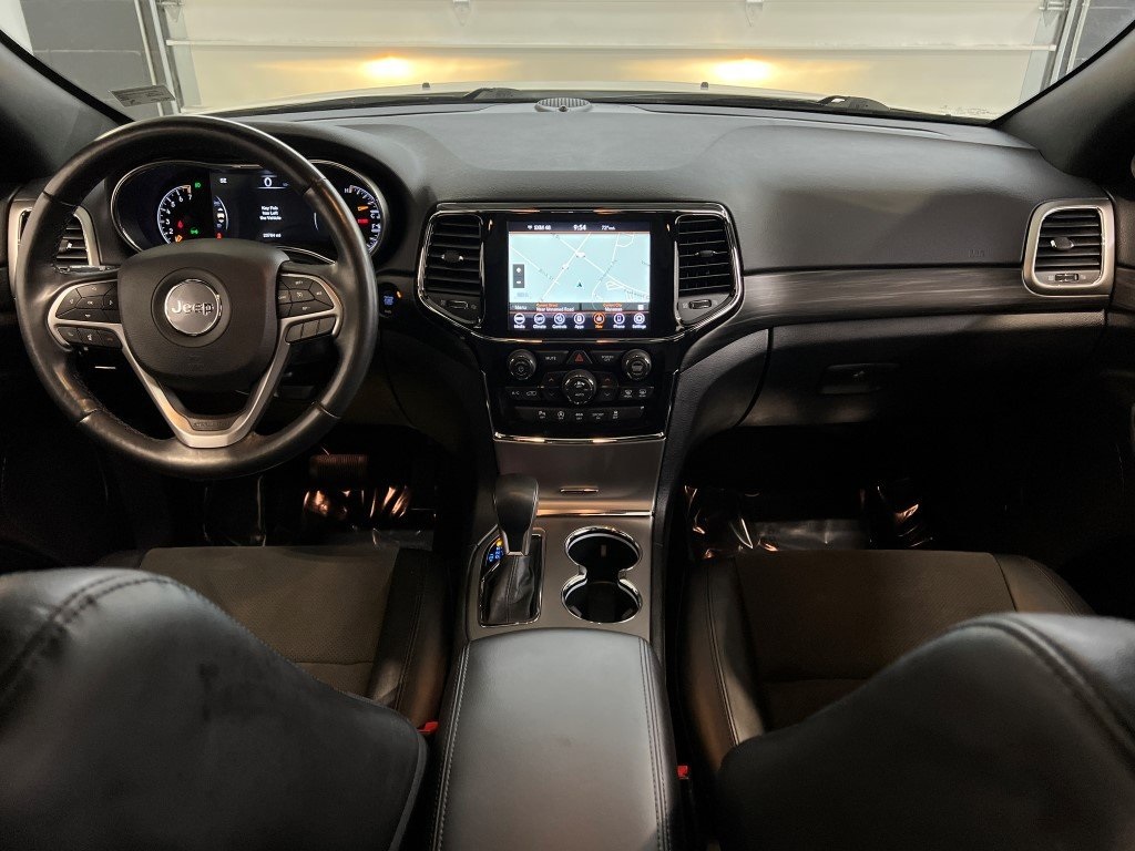 Vehicle image 20 of 40