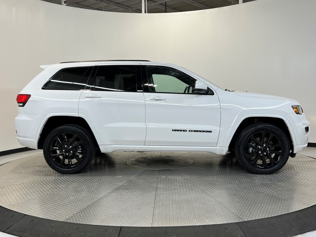 Vehicle image 7 of 40