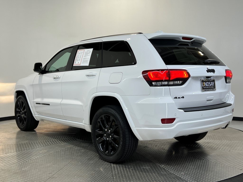 Vehicle image 8 of 40