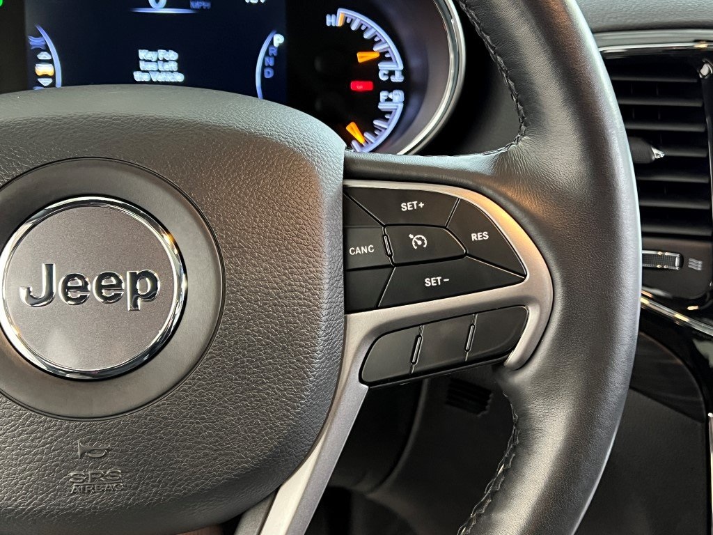 Vehicle image 26 of 40