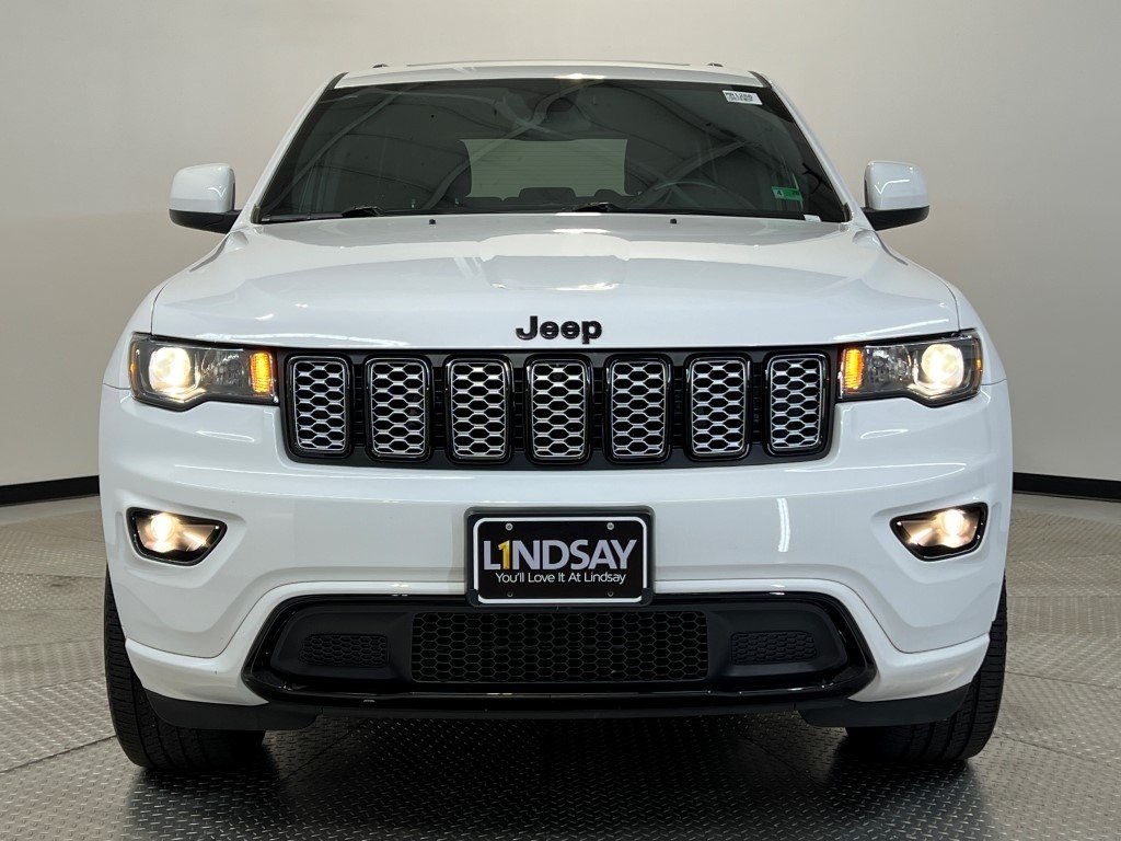 Vehicle image 4 of 40