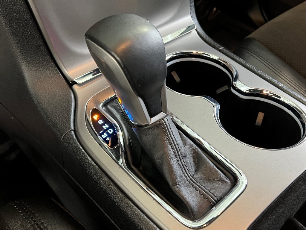 Vehicle image 33 of 40