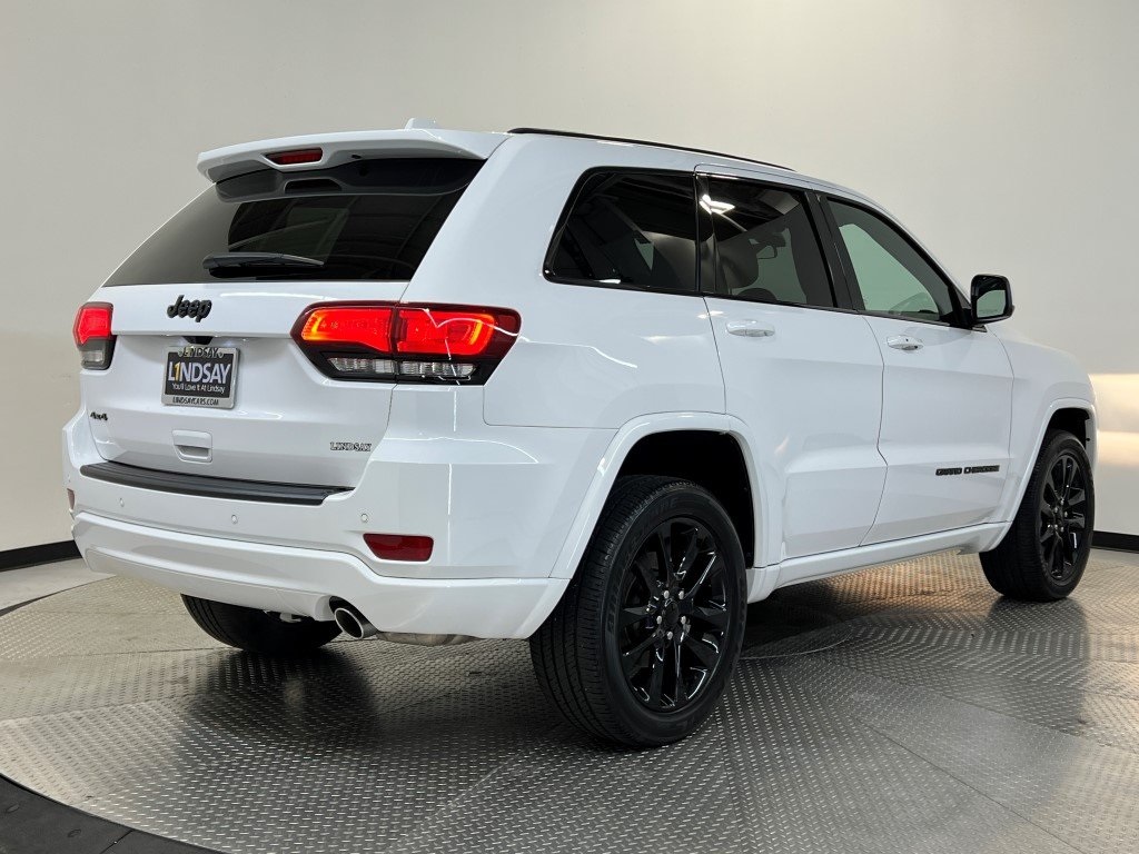 Vehicle image 3 of 40