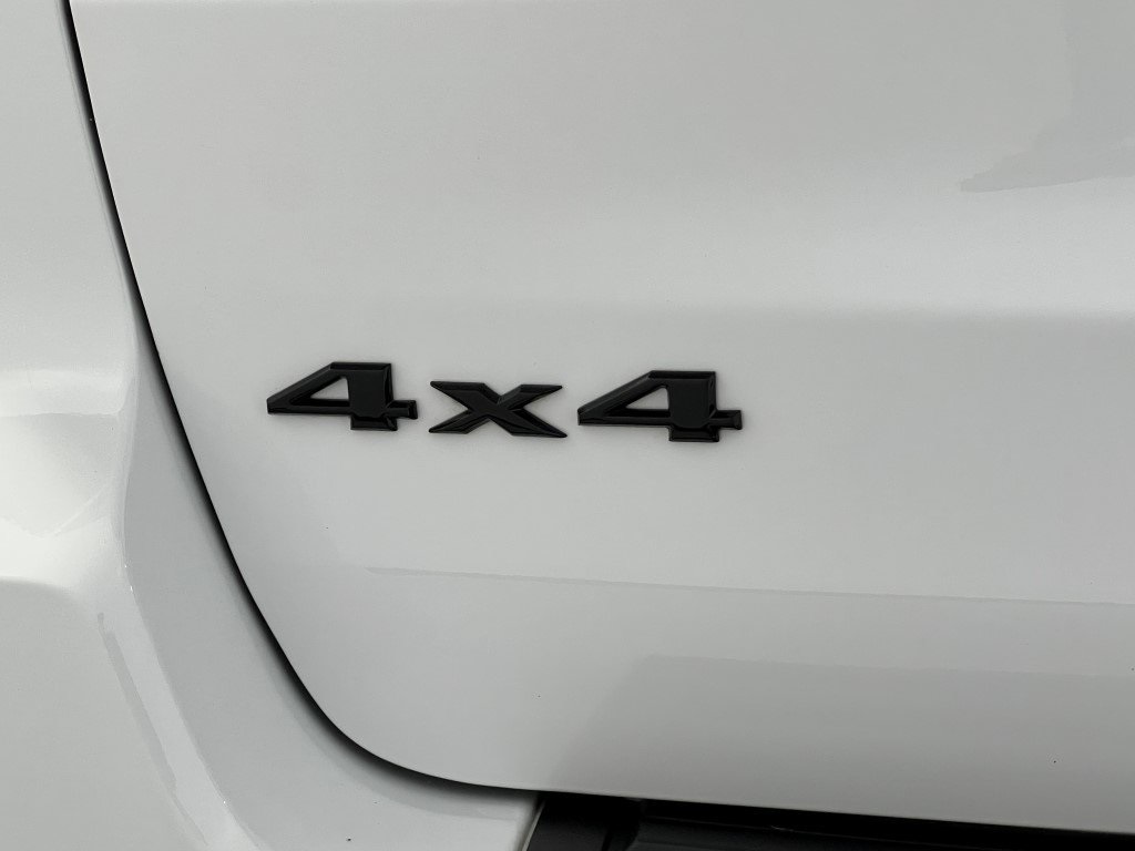 Vehicle image 15 of 40