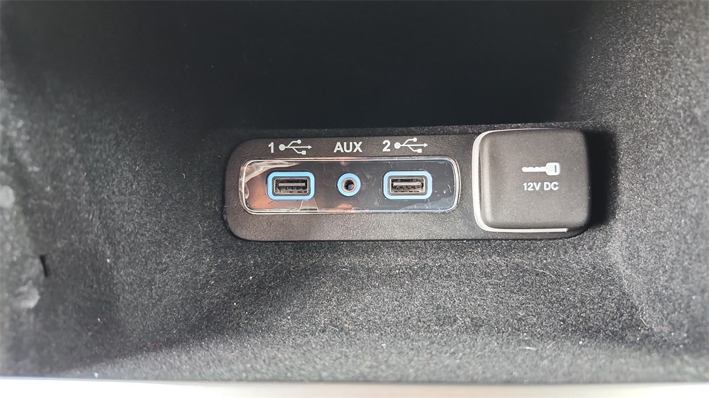 Vehicle image 20 of 42