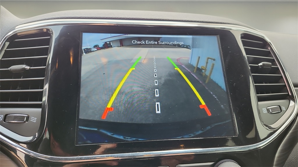 Vehicle image 18 of 42