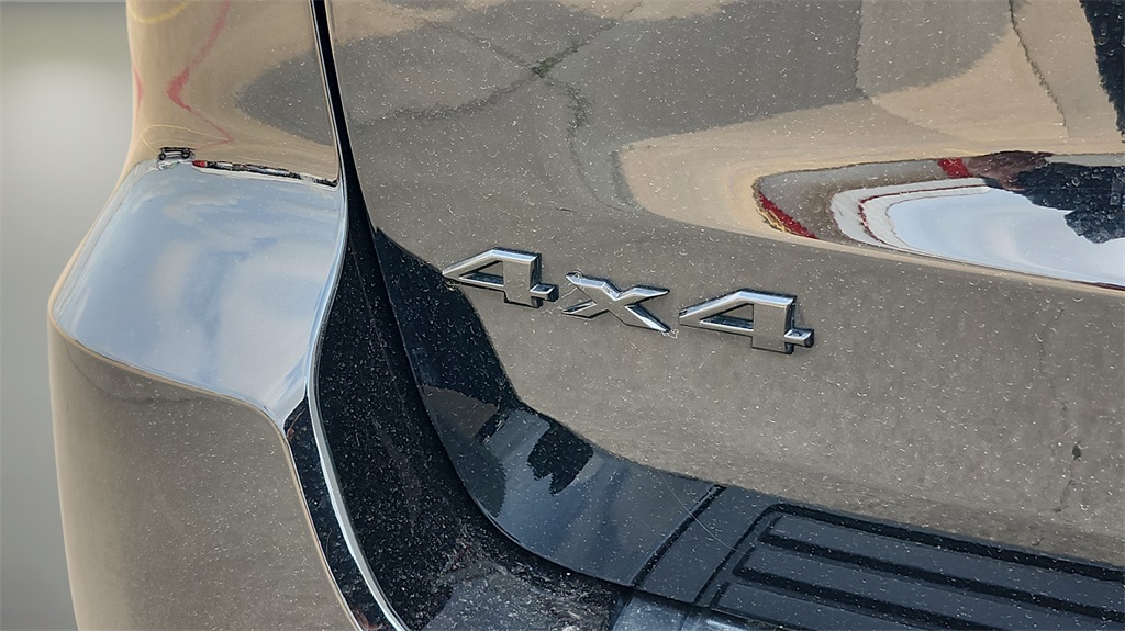 Vehicle image 40 of 42