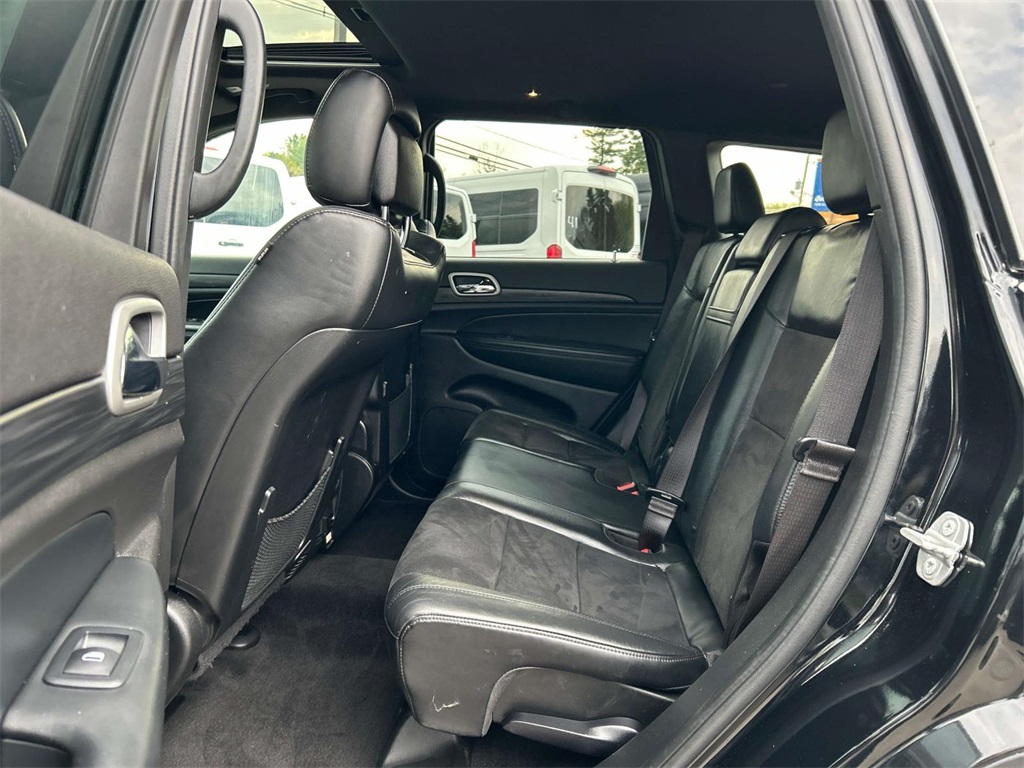 Vehicle image 11 of 34
