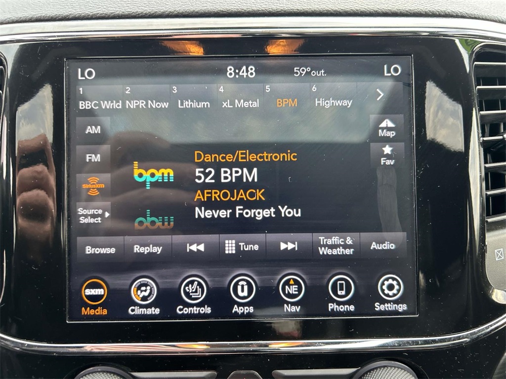 Vehicle image 26 of 34