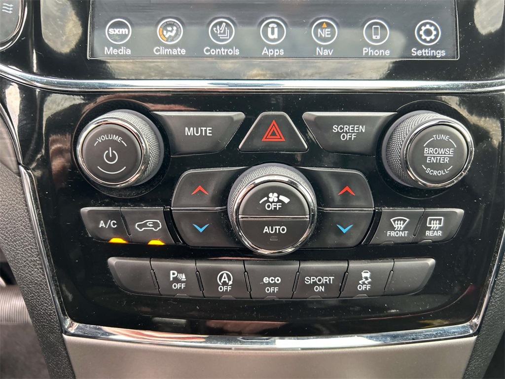 Vehicle image 32 of 34