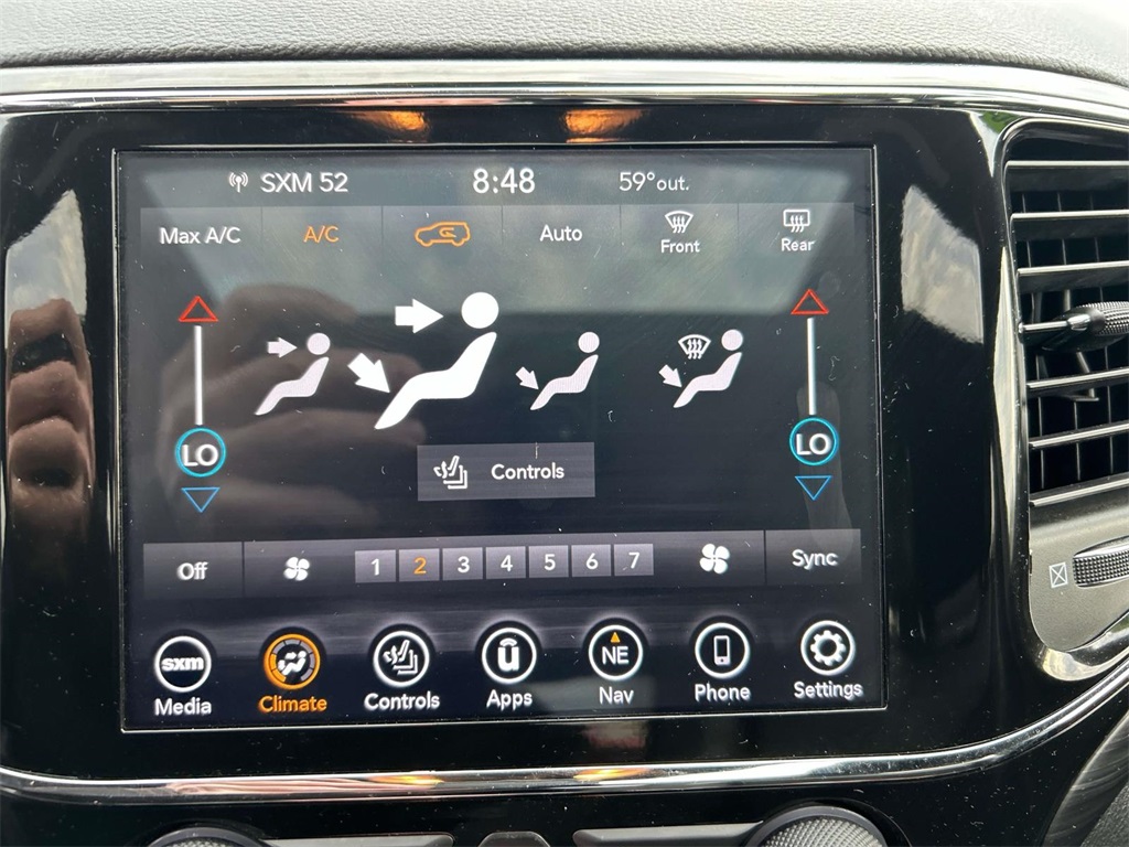 Vehicle image 28 of 34