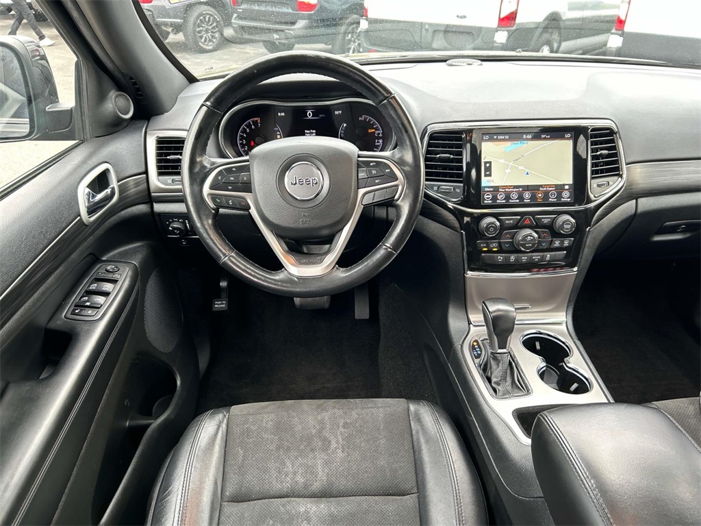 Vehicle image 9 of 34
