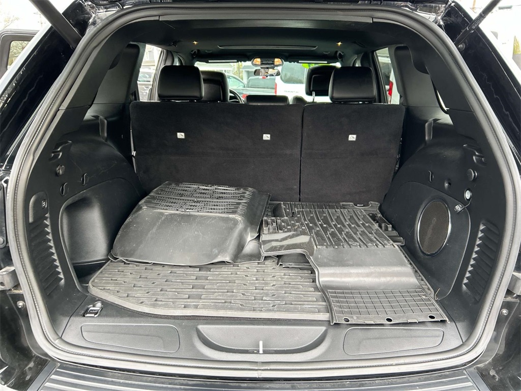 Vehicle image 12 of 34