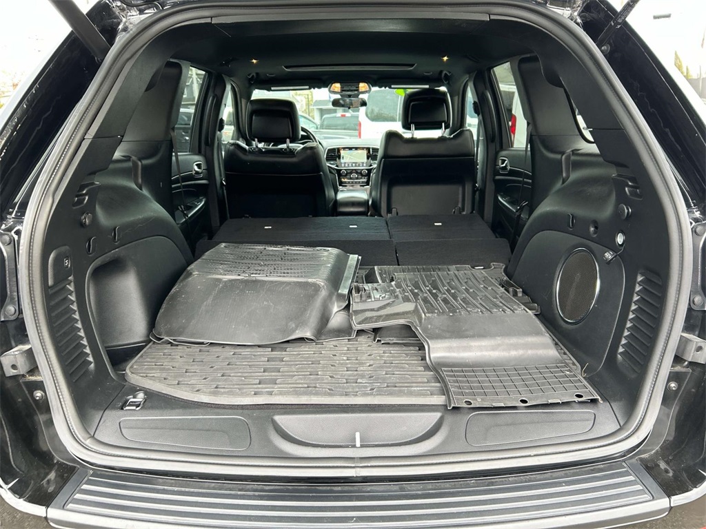 Vehicle image 13 of 34