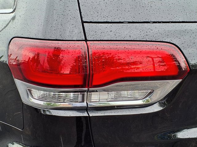 Vehicle image 26 of 30