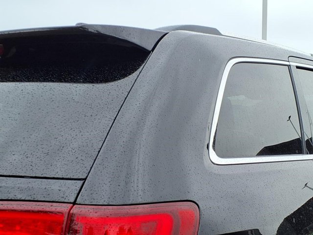 Vehicle image 28 of 30