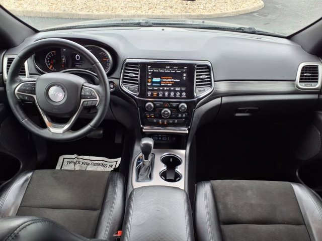 Vehicle image 10 of 30