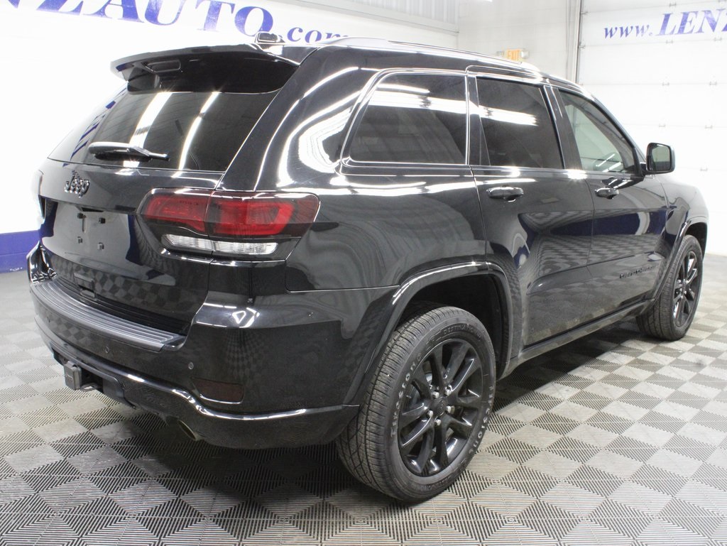 Vehicle image 7 of 63